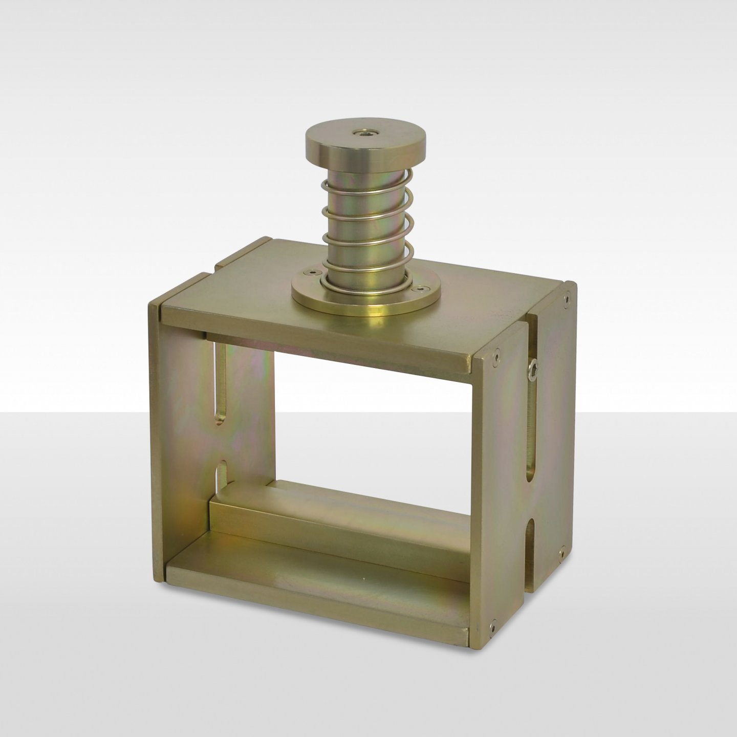 UTC-0355E.jpg